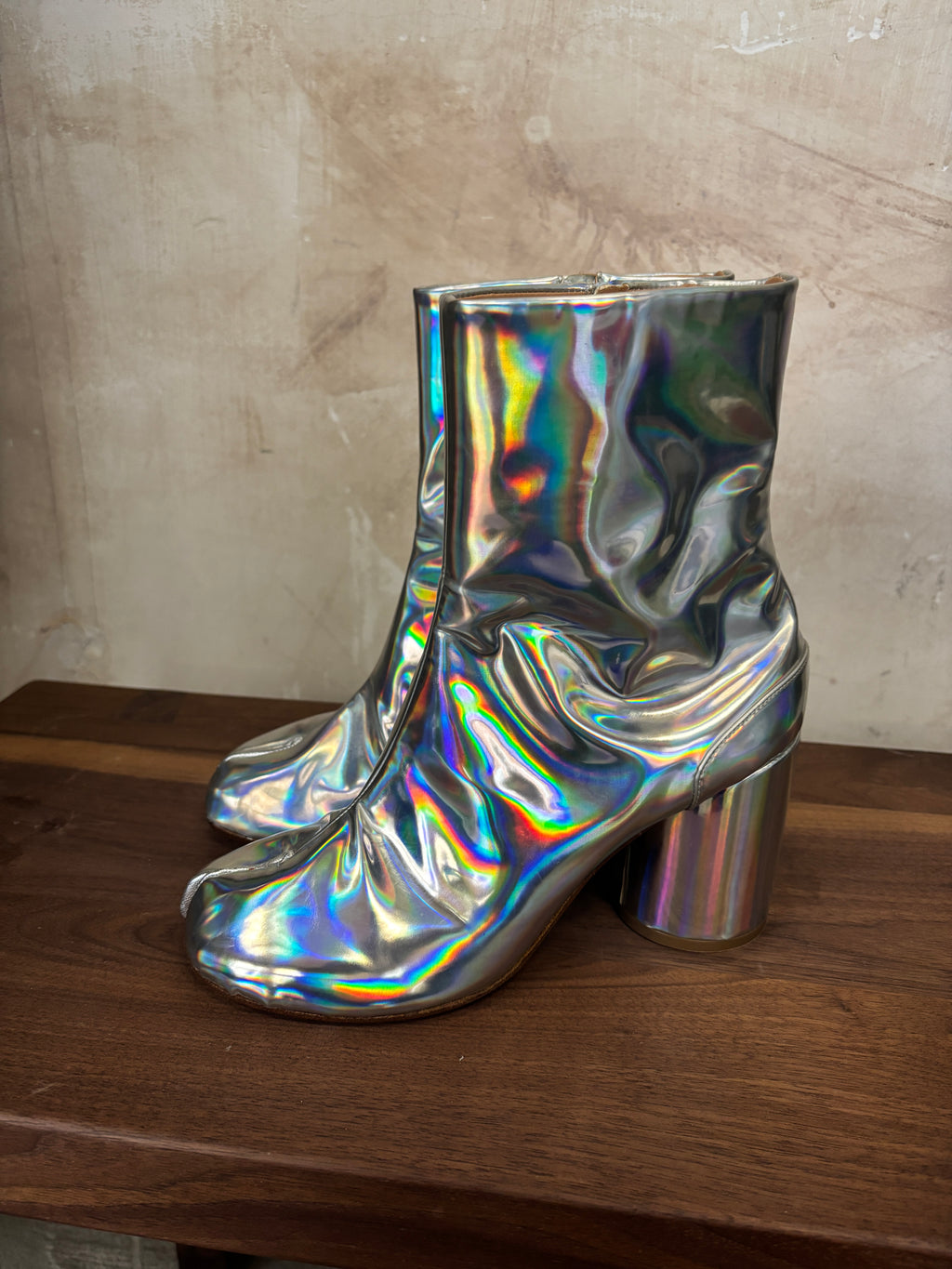 Maison Margiela — Bottines Tabi Holographiques Irisées FW2018, Taille 38