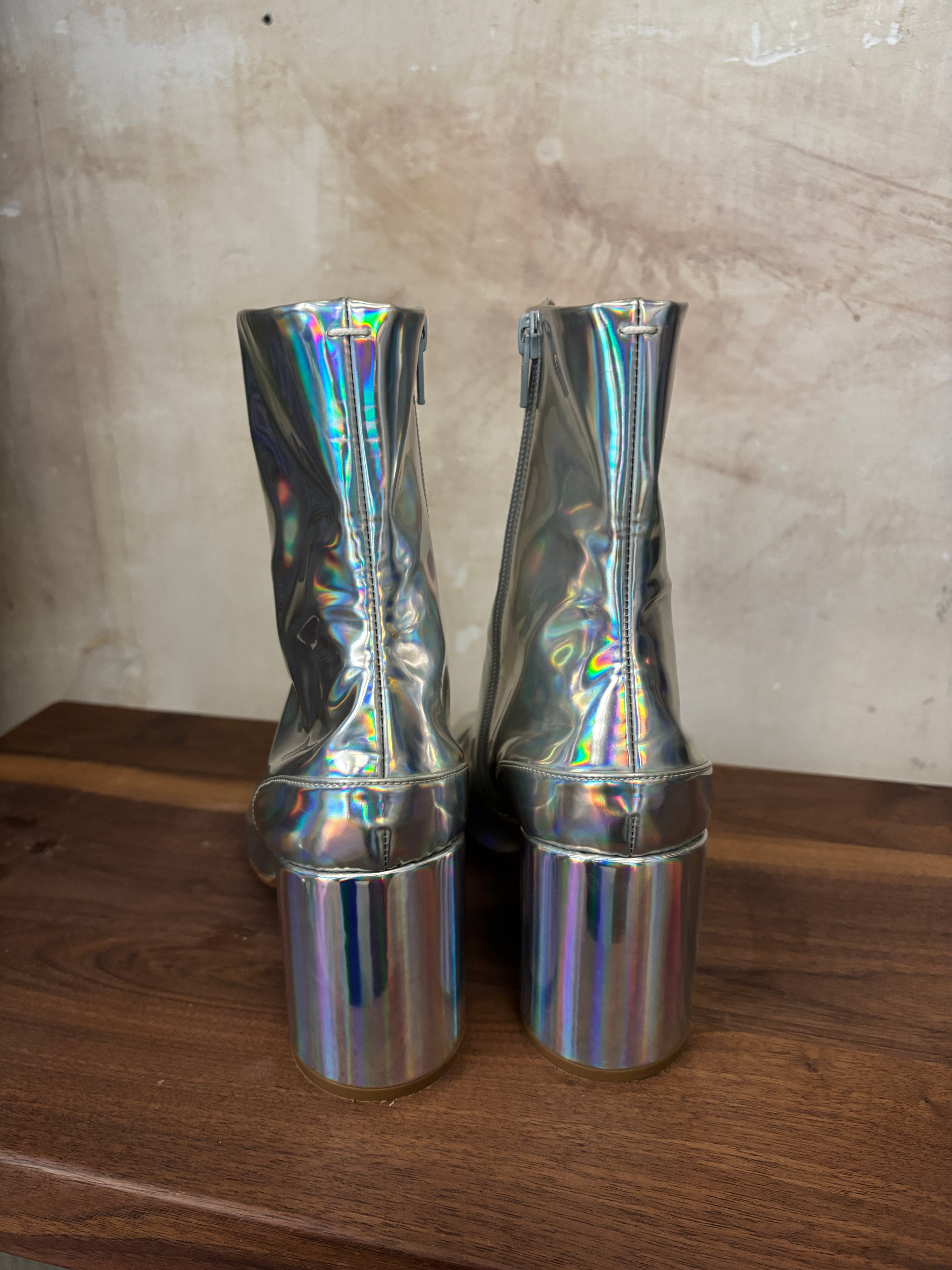 Maison Margiela — Bottines Tabi Holographiques Irisées FW2018, Taille 38