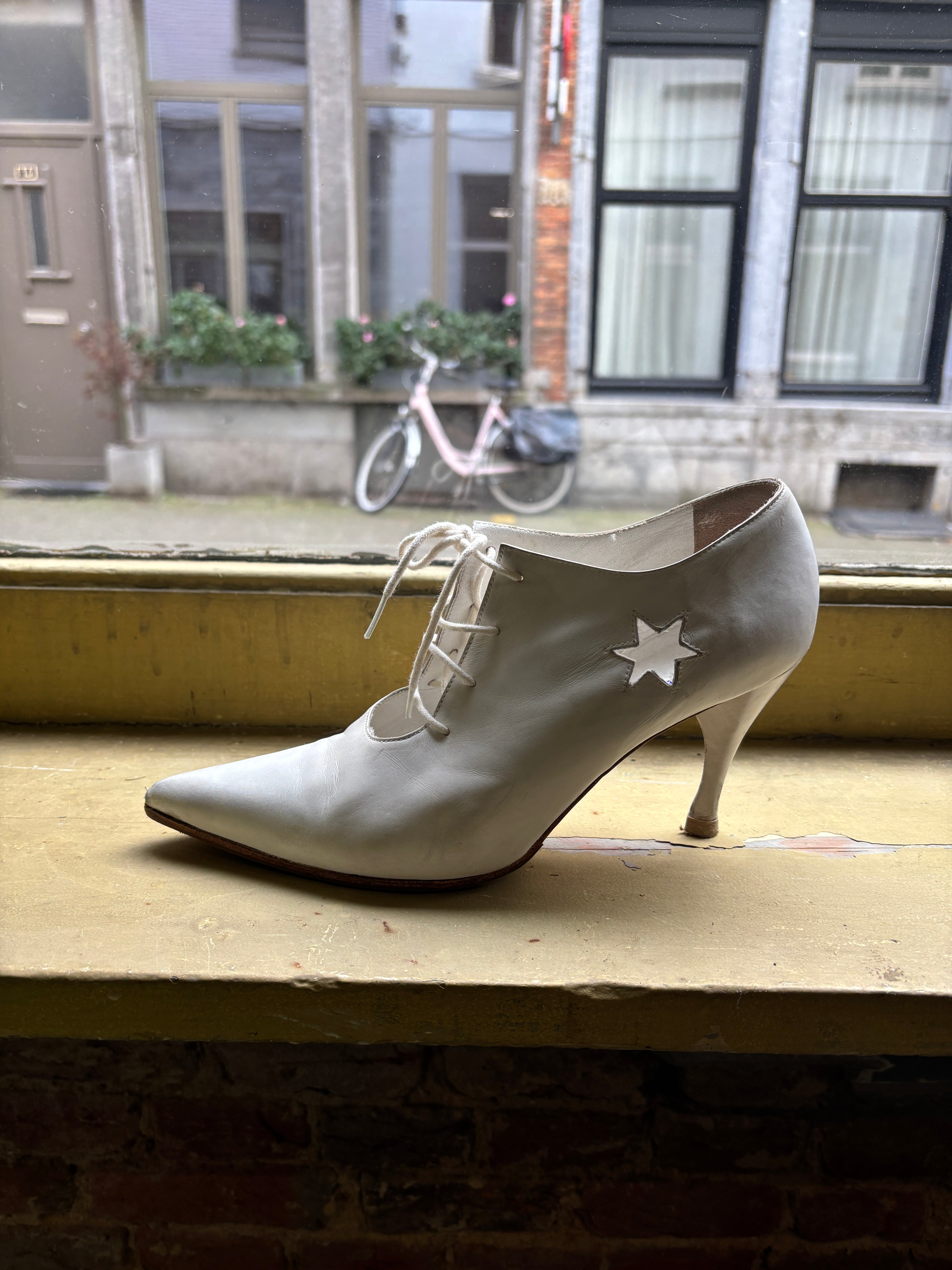 Claude Montana pour Stephane Kélian — Escarpins à lacets années 80, Taille 37