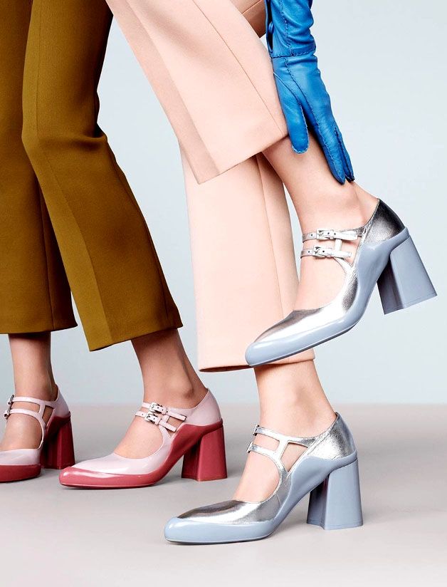 Prada — Mary Jane Block Heel Silver Runway Pumps AW2015, Size 38,5