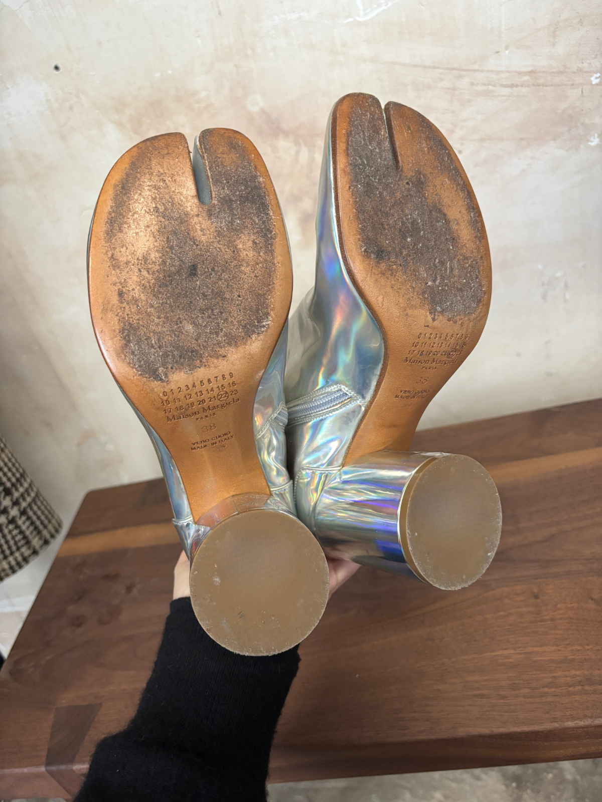 Maison Margiela — Bottines Tabi Holographiques Irisées FW2018, Taille 38